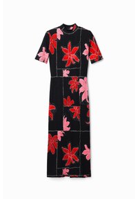Robe noire à manches courtes avec un motif floral rouge et rose, dotée d'accents cousus et d'une silhouette ajustée.