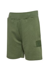 Knelange shorts i olivengrøn med elastisk talje og lille rektangulært logo-patch på venstre lår.