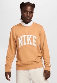 Nike Sportswear CLUB - Polo majica - flax white