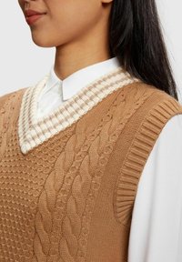 Esprit Sweter