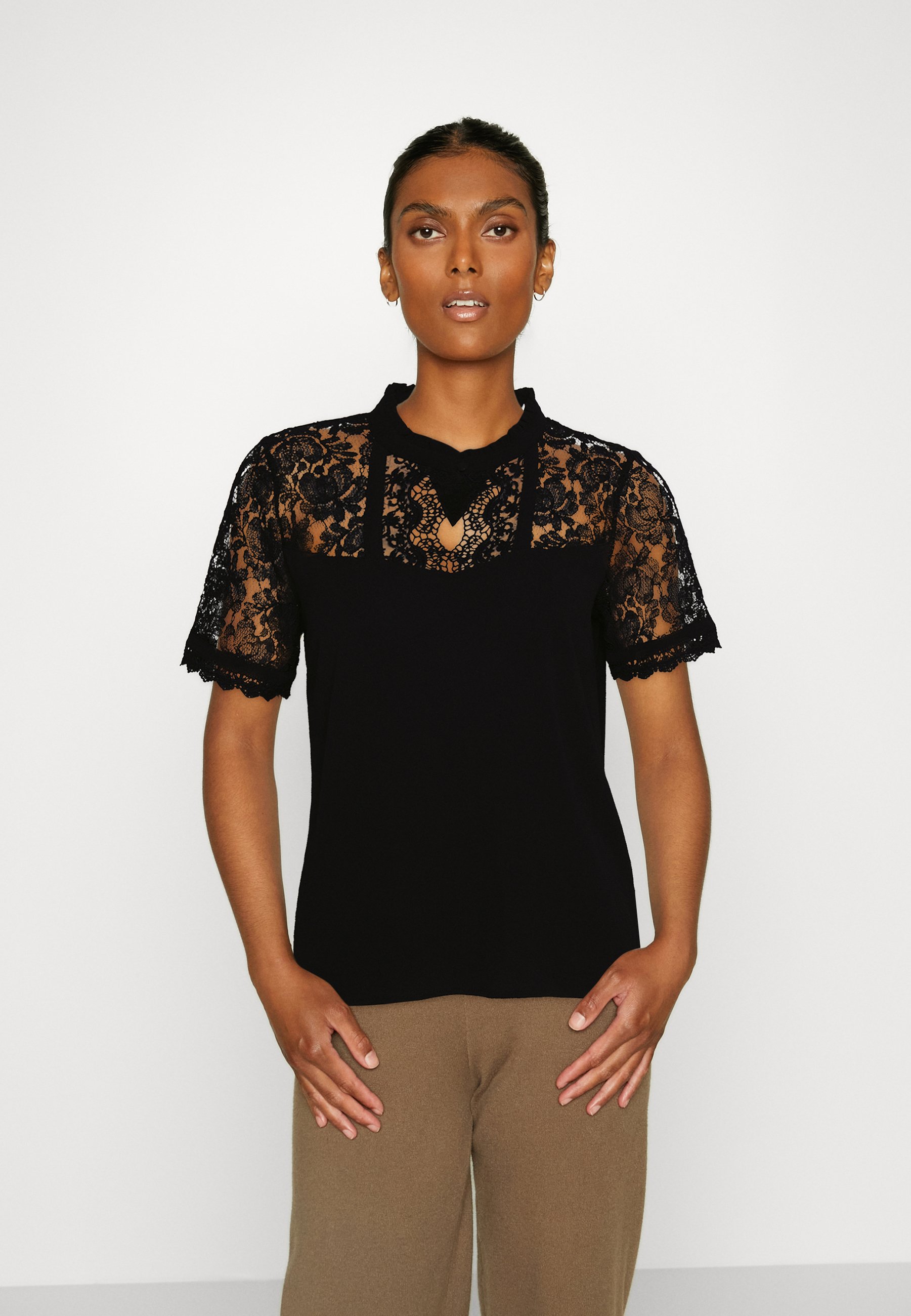 Maglietta Donna Naf Naf Oleo – Modello Chic E Casual, Senza Fodera – Perfetta Per Tutti I Giorni