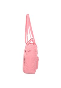 Vaalea vaaleanpunainen reppu, joka on valmistettu kestävästä kankasta. Repussa on säädettävät hihnat, sivutasku ja tyylikäs, suorakulmainen muoto. Pintarakenteeltaan sileä.