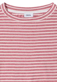 T-shirt rayé horizontal rouge et blanc à col rond avec une étiquette de marque "CECIL" cousue à l'intérieur du col.