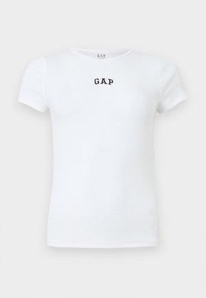 Fehér, rövid ujjú bordázott póló, elöl, a nyakkivágás alatt középen fekete "GAP" logóval.