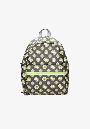 Zaino nero con un motivo ripetuto giallo e bianco, dotato di una tasca anteriore con zip contornata in verde. Tessuto resistente con una forma arrotondata.