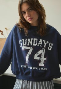 Next SET - Yöasusetti - blue sunday