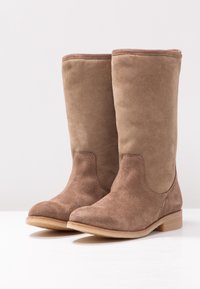 Mis Pepas Kozaki