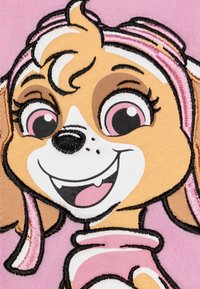 Thumbnail Image 3
