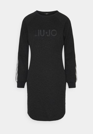 Robe noire décontractée à manches longues en tissu texturé, manches retroussées, bandes latérales et logo "LIU JO" sur la poitrine.