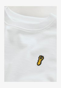 Vybrané, white