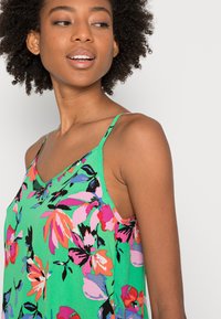 ONLY ONLNOVA LIFE PARIS SINGLET - Top - island green
