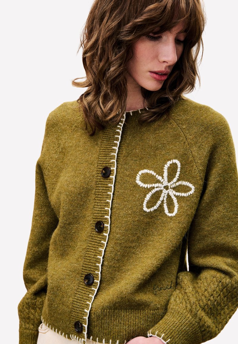 Cardigan Femme Next Taille 8 - Longueur 48 Cm Couleur Kaki - Occasion Très Bon état