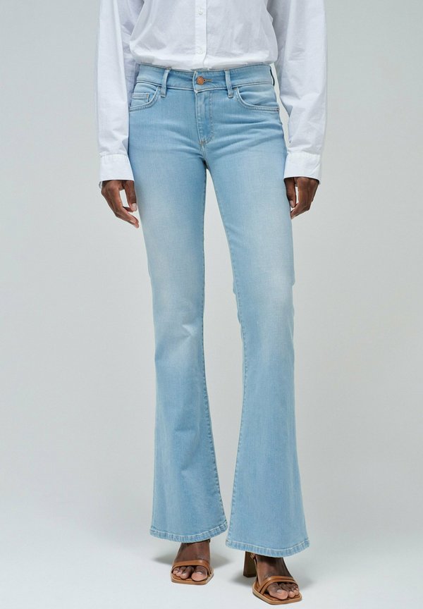 PUSH UP - Flared Jeans - blau