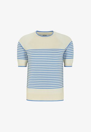 Kortærmet sweater i creme med blå striber. Strikket tekstur, rund hals og ribbede kanter. Har en afslappet pasform og raglanærmer.