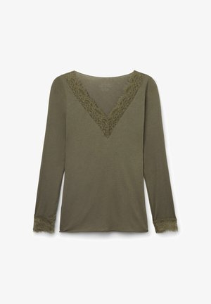 Langärmeliges olivgrünes Hemd mit Spitzenbesatz an V-Ausschnitt und Manschetten, gefertigt aus weichem, leichtem Stoff.