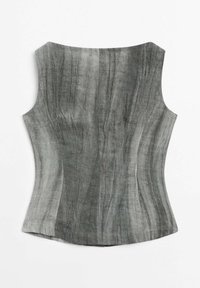 Graues ärmelloses Korsett-Top im Stil mit vertikalen Nahtdetails und einem leicht gekurvten Saum auf weißem Hintergrund.