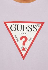 Guess ORIGINAL - Apdrukāts T-krekls - new light lilac