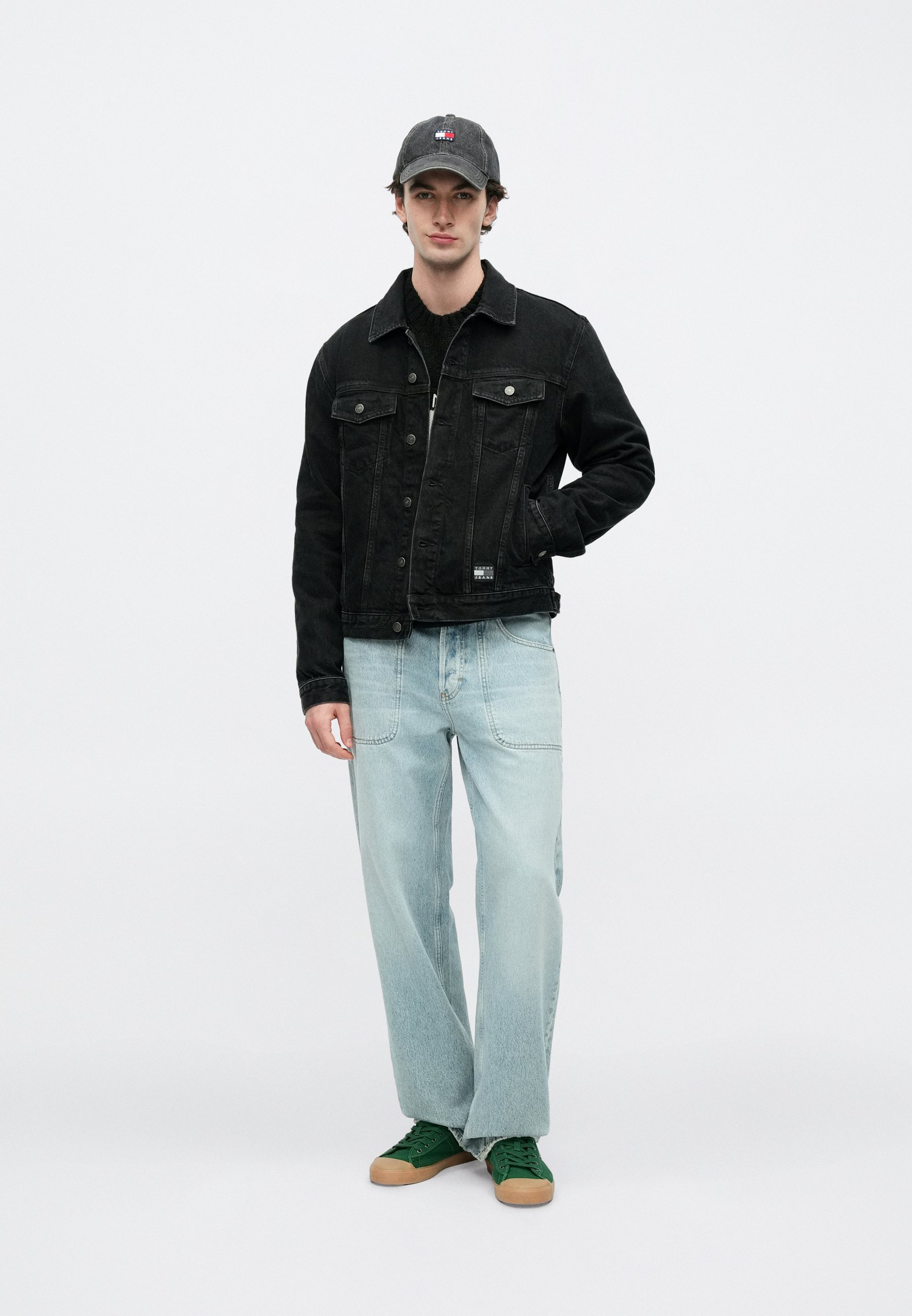 Tommy Jeans RYAN BACK LOGO DENIM TRUCKER JACKET - Denim jacket