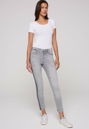 MIT SEITENSTREIFEN - Slim fit jeans - grey