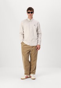 Carhartt WIP MADISON - Marškiniai - beige