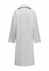 Cappotto grigio in lana con colletto, spalle scese e maniche lunghe. Il design presenta un taglio dritto e dettagli di cucitura minimi.
