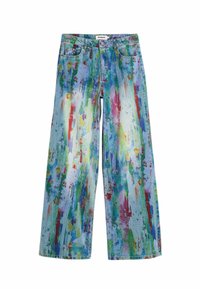 Jeans de pierna ancha con un diseño de salpicaduras de pintura en azul, verde, rojo y amarillo. Hechos de mezclilla con una superficie texturizada y un estilo clásico de cinco bolsillos.