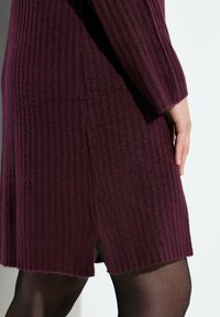 Ulla Popken TROYER COLLAR - Strikkjoler - dark claret