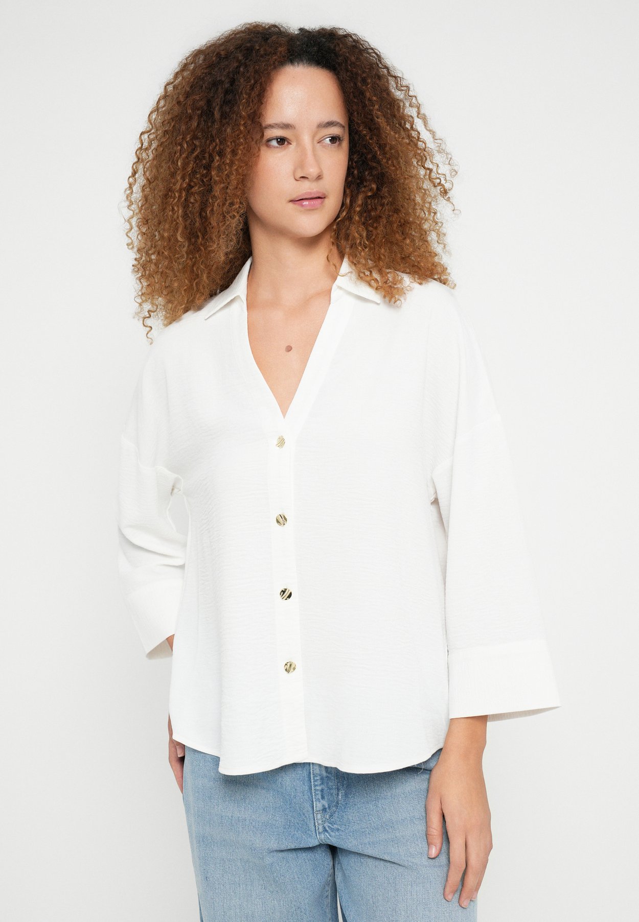 ONLSVERRE METTE V NECK BUTTON 