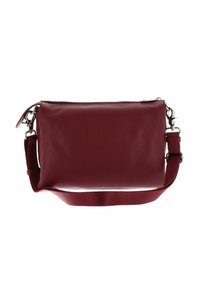 Sac en cuir bordeaux rectangulaire à bandoulière avec surface texturée, fermeture éclair argentée et bandoulière en tissu réglable avec attaches en métal.