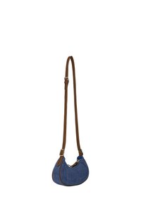 Denim crossover taske med en buet form, brune læderdetaljer og justerbar rem. Har lynlåslukning. Kompakt design.