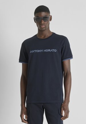 REGULAR  FIT WITH INJECTION LOGO - Majica kratkih rukava s printom - blue/grey