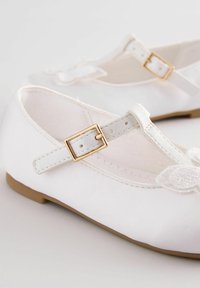 Thumbnail Image 4