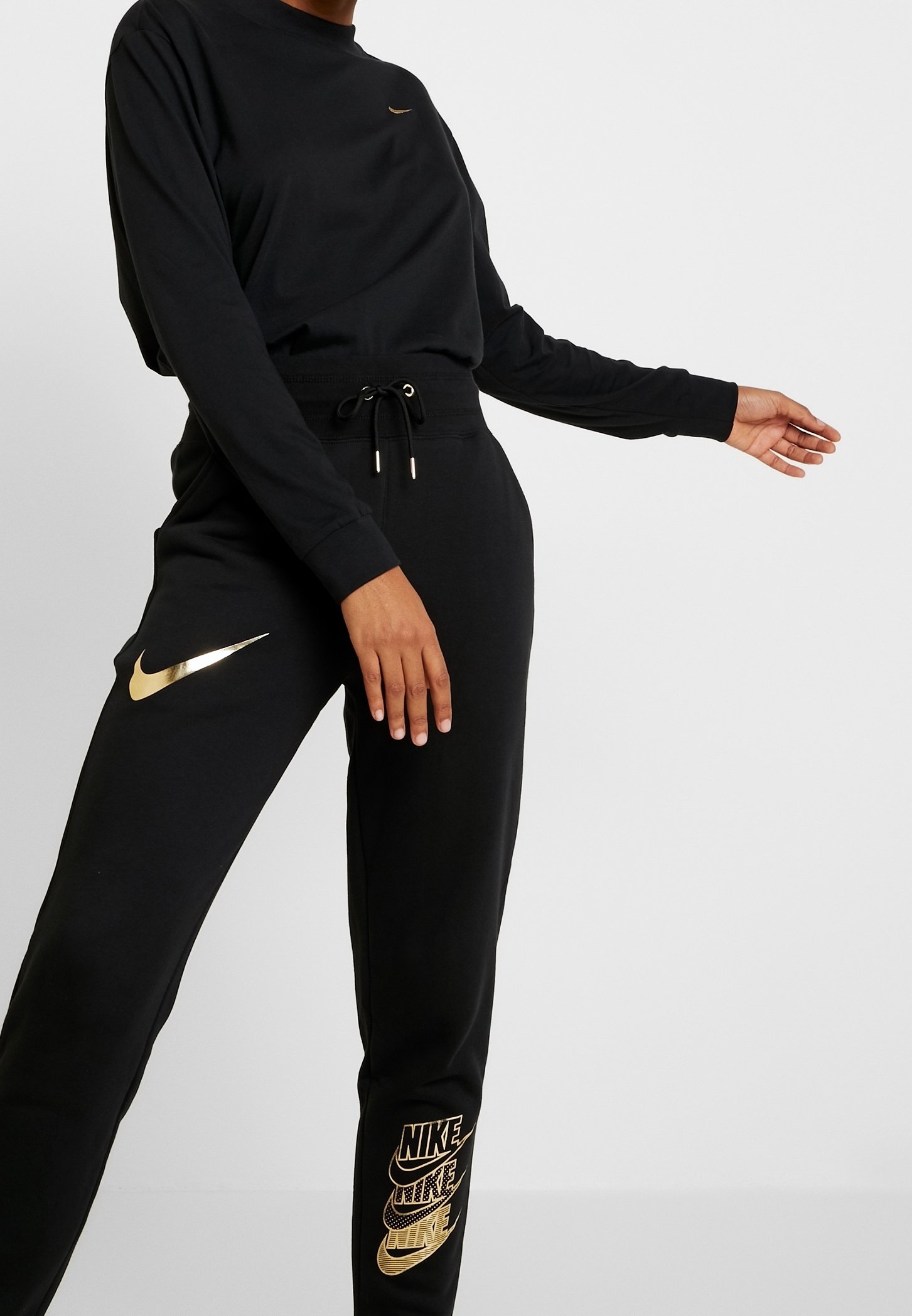 black nike sweatsuit for women