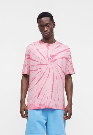 Jordan, FEST UNISEX - Μπλουζάκι με στάμπα - iced carmine/pale ivory