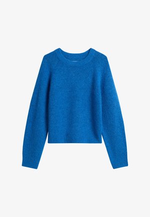 Niebieski sweter z długimi rękawami, okrągłym dekoltem, krótkim krojem i miękką teksturą. Posiada ściągacze na mankietach i dole.