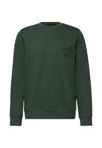 Dunkelgrüner Rundhals-Pullover mit langen Ärmeln, der ein strukturiertes, bedrucktes Design auf der linken Brust zeigt, das "BUILT FOR THE COLD" liest.