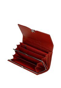 Portafoglio in pelle rossa con più scomparti per carte, un compartimento con zip e chiusura a morsetto; texture liscia e design strutturato.