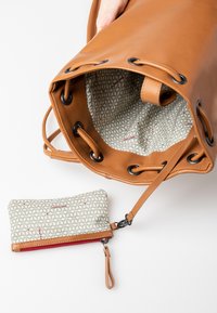 Aunts & Uncles MARACUJA - Zaino - cognac