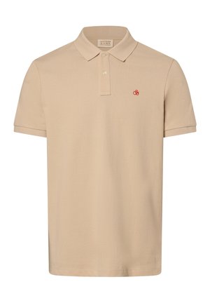 Beiges Poloshirt mit kurzen Ärmeln und Kragen, ausgestattet mit zwei Knöpfen und einem kleinen roten Logo auf der linken Brust. Weiche Baumwollstruktur.