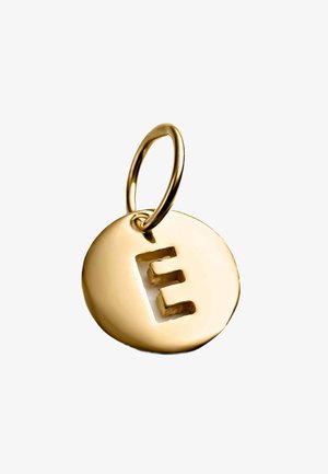 Colgante circular de oro con una "E" estilizada en relieve, que presenta una superficie lisa y un bucle de metal para su sujeción.