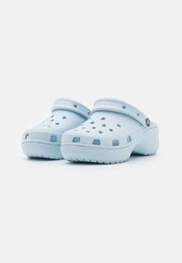 Crocs CLASSIC PLATFORM - Mules de salto - mineral blue