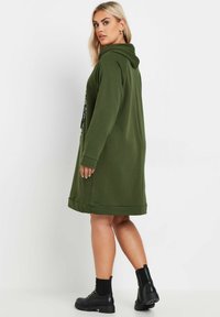 Yours Clothing SEQUIN EMBELLISHED HEART HOODIE - Vapaa-ajan mekko - khaki