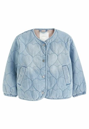 Veste en denim matelassée bleu clair avec motif en cœurs, col rond, boutons-pression et poignets élastiques. Comprend deux poches latérales.