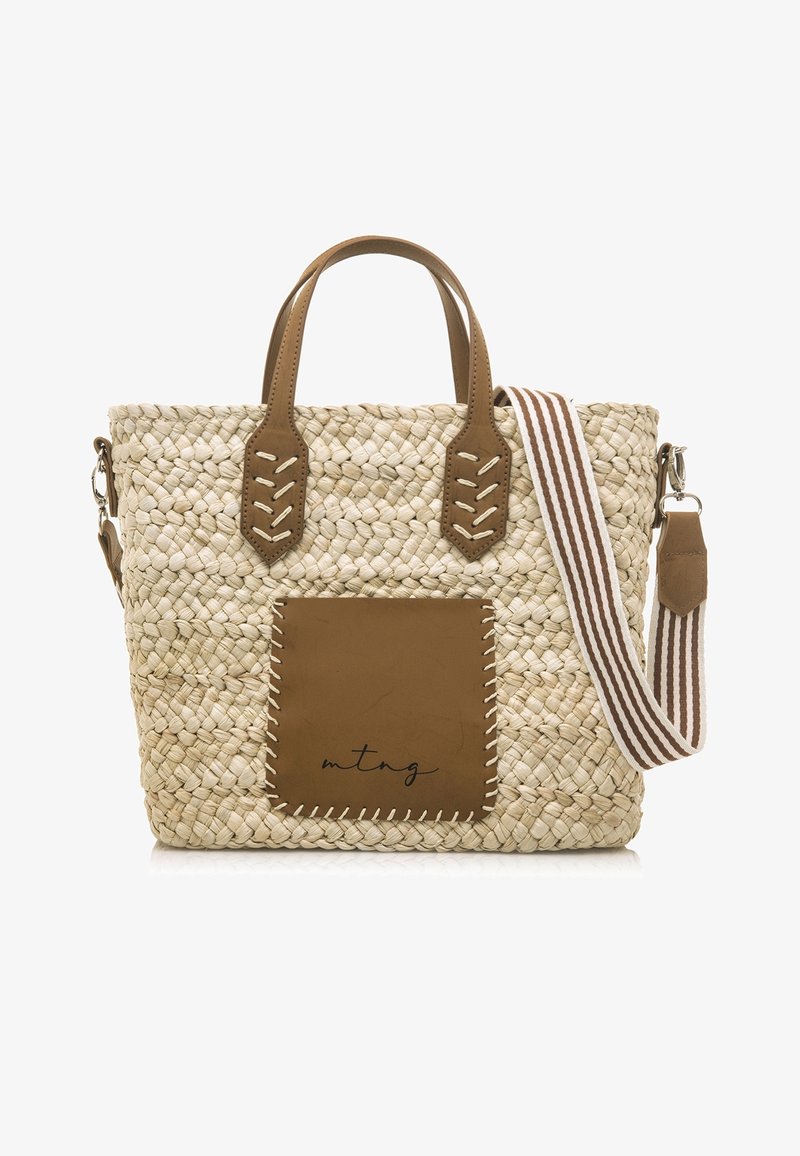 Sac fourre-tout en paille tressée avec des accents en cuir tan, doté d'une poche avant, de coutures décoratives et d'une bandoulière rayée amovible.