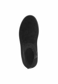 Bottines en daim noir avec une doublure intérieure texturée, une fermeture éclair sur le côté et une semelle en caoutchouc dotée d'un motif de semelle prononcé.