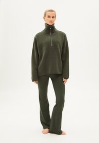 ARMEDANGELS HAARLEEN - Fleece trui - light carbon green