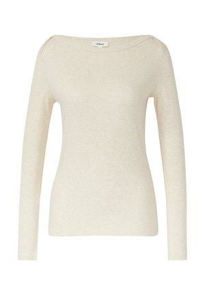 Haut en maille beige clair à manches longues et encolure bardot, présentant une texture lisse et des coutures minimales.