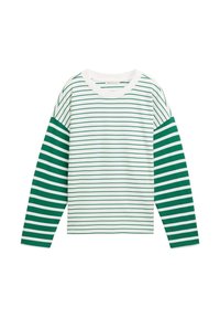 Camisa de manga larga con rayas horizontales blancas y verdes. Tejido suave, escote redondo y mangas verdes contrastantes con rayas más anchas.