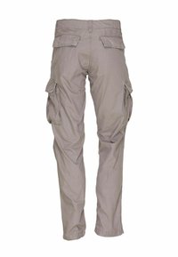 Hellgraue Cargo-Hosen mit mehreren Seitentaschen, lockerem Schnitt und glatter Textur. Verfügt über einen standardmäßigen Bund und gestickte Details.