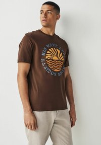 Next SUMMER FRONT GRAPHIC 3 PACK-REGULAR FIT - Nyomott mintás póló - multi sun